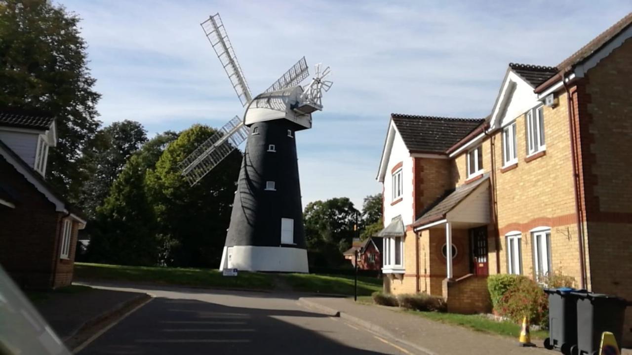 Many Worlds Meet - Eurostar, Wimbledon 30 Mins, Central London, Gatwick 15 Mins - Spacious, Sleeps Up To 16 Plus Cot - Free Wifi, Parking - Next To Lloyd Park, Great For Families, Walkers, Relocators - Ideal For Contractors Croydon Zewnętrze zdjęcie