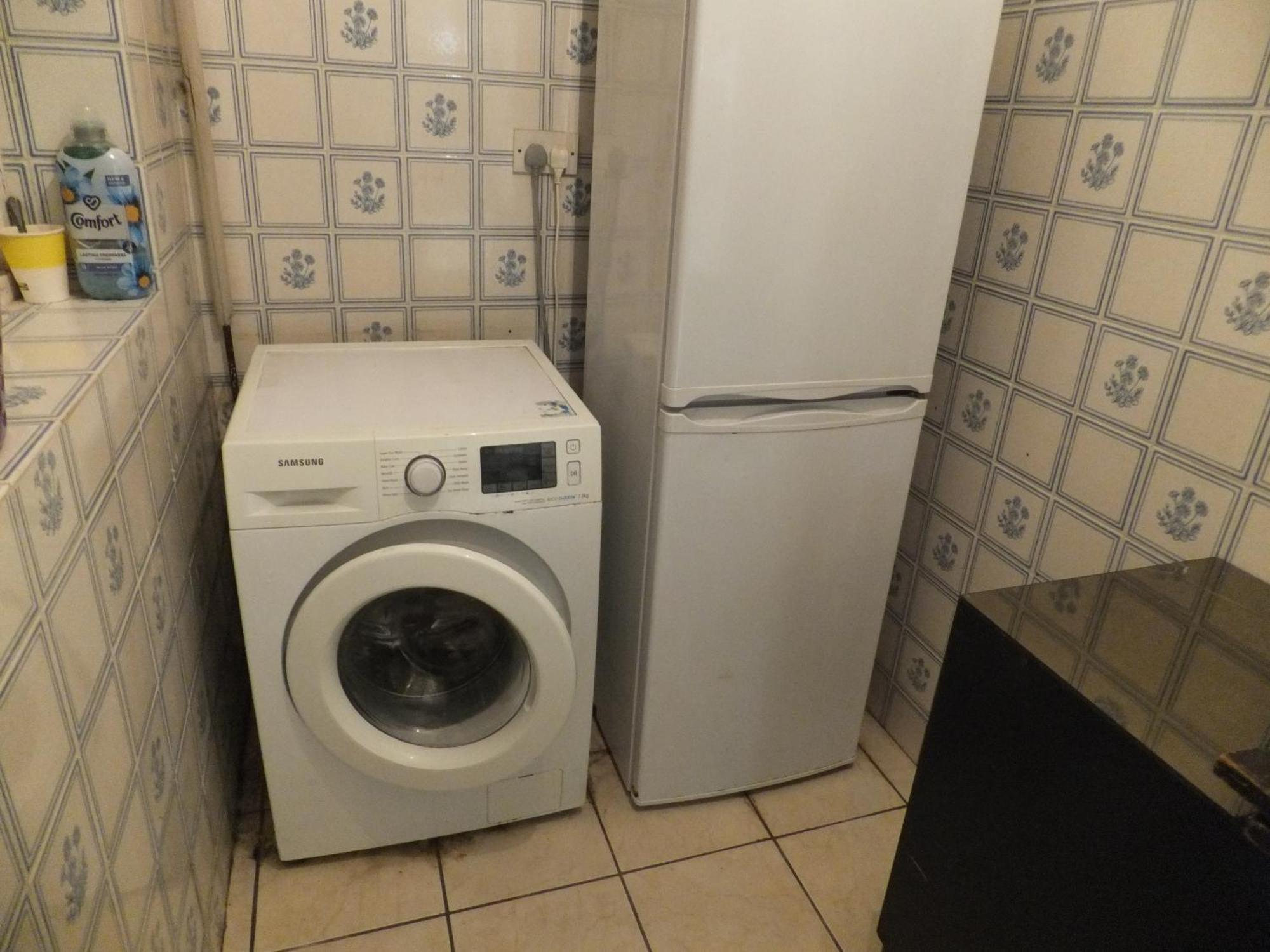 Many Worlds Meet - Eurostar, Wimbledon 30 Mins, Central London, Gatwick 15 Mins - Spacious, Sleeps Up To 16 Plus Cot - Free Wifi, Parking - Next To Lloyd Park, Great For Families, Walkers, Relocators - Ideal For Contractors Croydon Zewnętrze zdjęcie