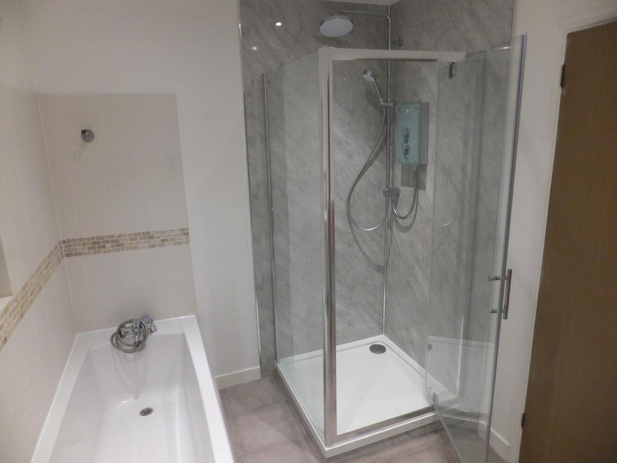 Many Worlds Meet - Eurostar, Wimbledon 30 Mins, Central London, Gatwick 15 Mins - Spacious, Sleeps Up To 16 Plus Cot - Free Wifi, Parking - Next To Lloyd Park, Great For Families, Walkers, Relocators - Ideal For Contractors Croydon Zewnętrze zdjęcie