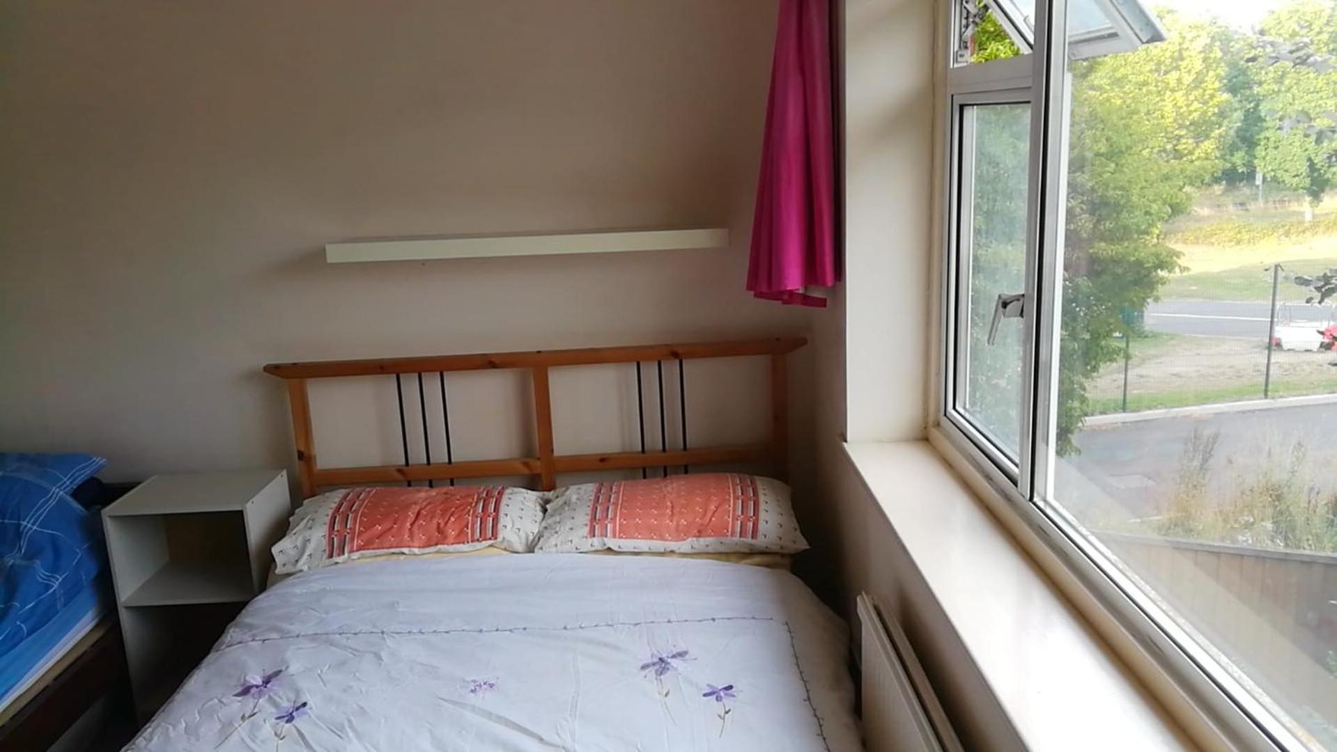 Many Worlds Meet - Eurostar, Wimbledon 30 Mins, Central London, Gatwick 15 Mins - Spacious, Sleeps Up To 16 Plus Cot - Free Wifi, Parking - Next To Lloyd Park, Great For Families, Walkers, Relocators - Ideal For Contractors Croydon Zewnętrze zdjęcie