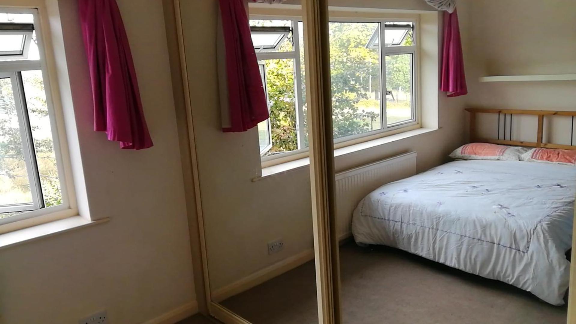 Many Worlds Meet - Eurostar, Wimbledon 30 Mins, Central London, Gatwick 15 Mins - Spacious, Sleeps Up To 16 Plus Cot - Free Wifi, Parking - Next To Lloyd Park, Great For Families, Walkers, Relocators - Ideal For Contractors Croydon Pokój zdjęcie
